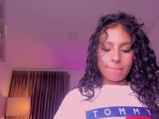 Hannaa-thompson  live sex cam