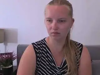 Roseamazing  live sex cam