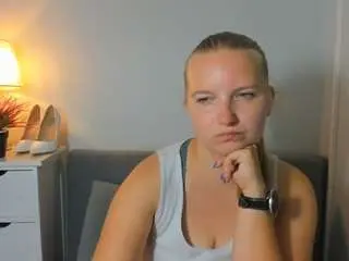 Roseamazing  live sex cam