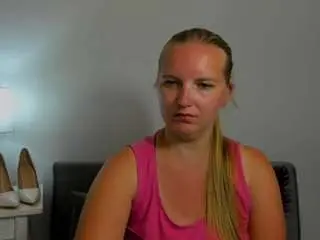 Roseamazing  live sex cam