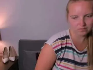 Roseamazing  live sex cam