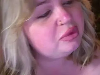 Zarareign  live sex cam