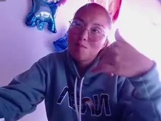 Blackmoon7  live sex cam