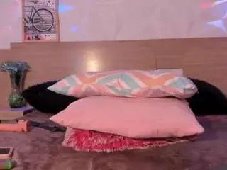Kittyvelve  live sex cam