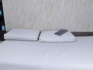 Melanie-dusk  live sex cam
