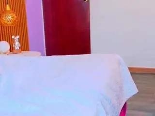 Irresistiblemilf  live sex cam