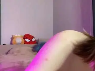 Izolacoster  live sex cam