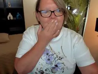 Shannonshine  live sex cam