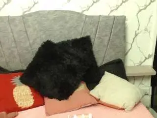 Violetta-hot  live sex cam