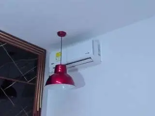 Hannythompson  live sex cam