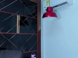 Hannythompson  live sex cam