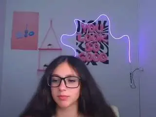 Olivialiveu  live sex cam