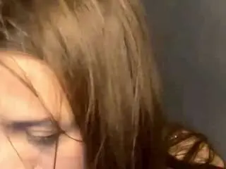 Venniesotolongo  live sex cam