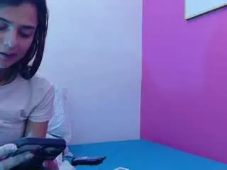 Hot-littlechill  live sex cam