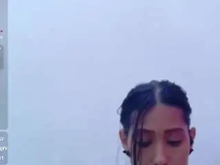 Hot-littlechill  live sex cam