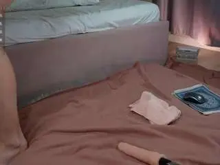 Shynieblush  live sex cam