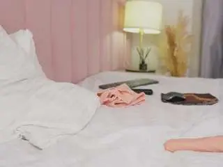 Shynieblush  live sex cam