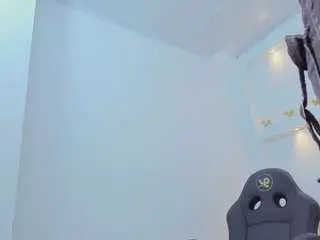 Zenda-evans  live sex cam