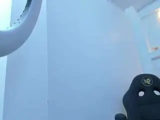 Zenda-evans  live sex cam