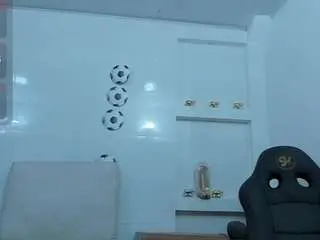 Zenda-evans  live sex cam
