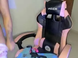 Almaruiiz  live sex cam