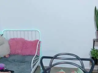 Doll-naugthy  live sex cam