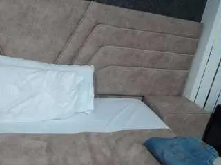 Chloe-angel  live sex cam