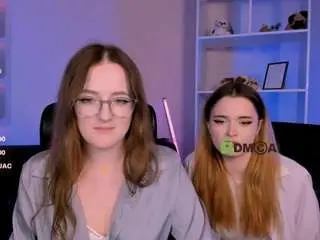 Liana-kisses  live sex cam