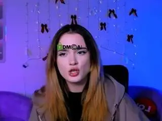 Liana-kisses  live sex cam