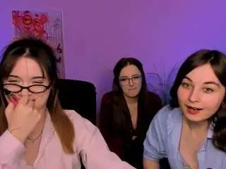 Liana-kisses  live sex cam