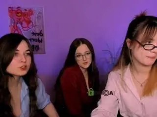 Liana-kisses  live sex cam