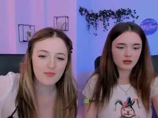 Liana-kisses  live sex cam