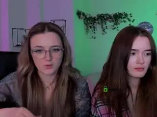 Liana-kisses  live sex cam