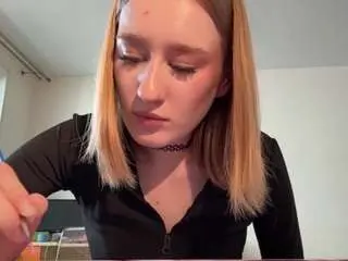 Leonagoldermann  live sex cam
