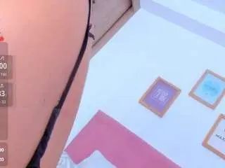 Samanthablaze  live sex cam