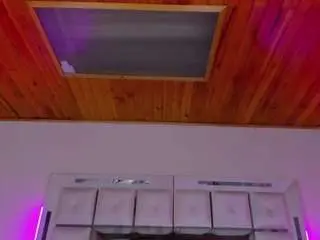 Emili-clark  live sex cam