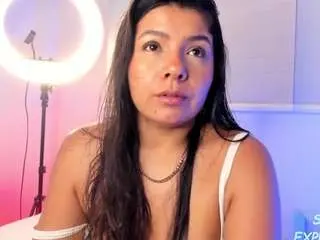 Mia-daniels  live sex cam