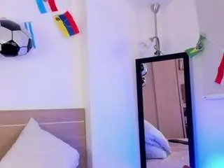 Mia-daniels  live sex cam