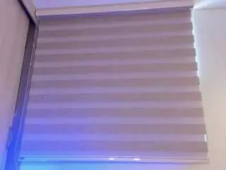 Mia-daniels  live sex cam