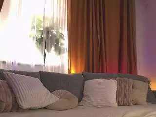 Sereneloving  live sex cam
