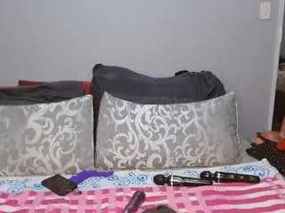 Sexyassshaz  live sex cam