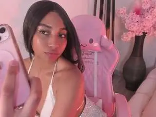 Zuri-dreams  live sex cam