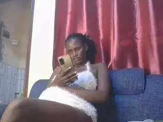 Cuteshylinda  live sex cam