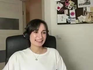 Deestechlinski  live sex cam