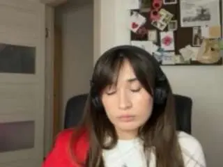 Deestechlinski  live sex cam