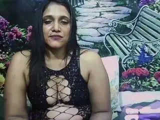Indiansexylady4u  live sex cam
