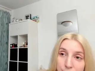 Kenziedawton  live sex cam
