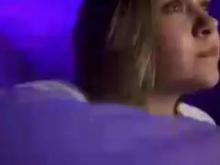 Kinasanflippo  live sex cam