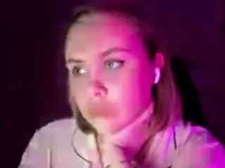 Kinasanflippo  live sex cam