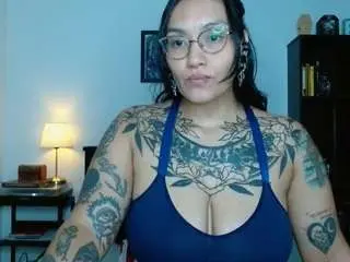 Toothyy  live sex cam